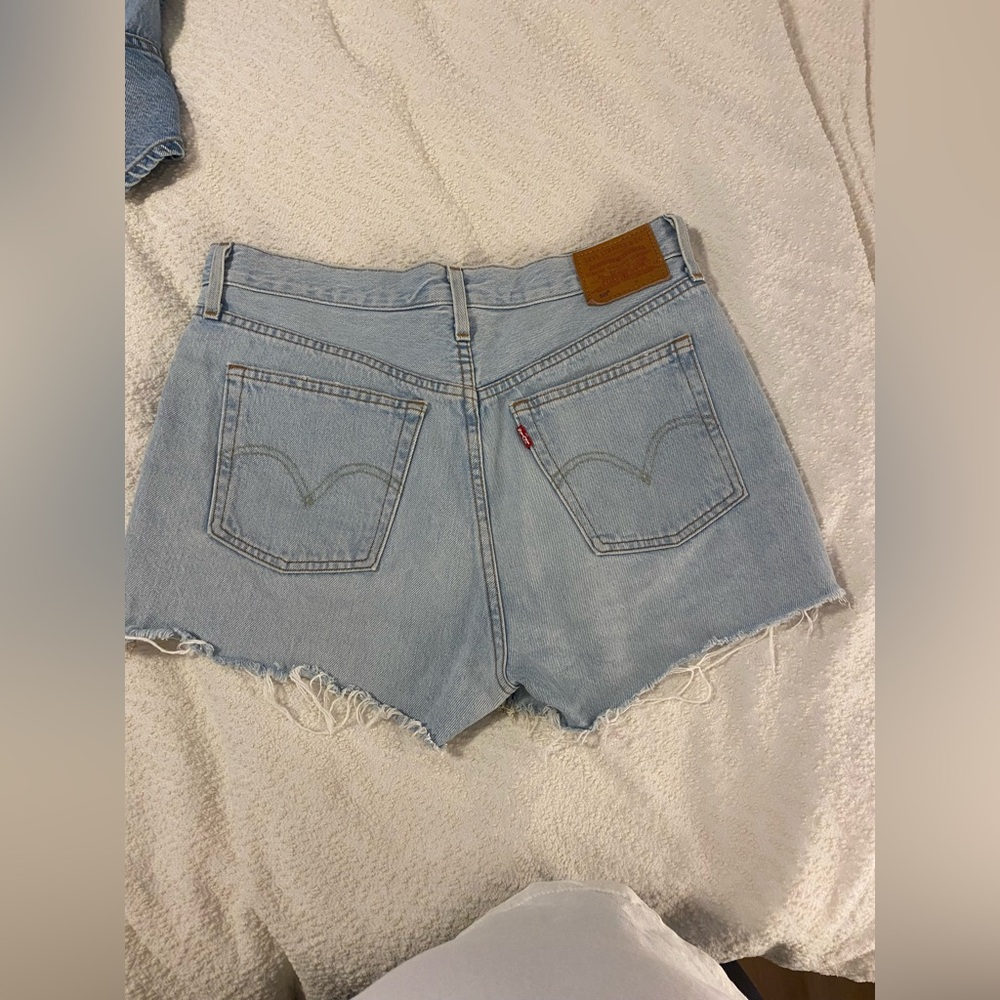 Women’s Levi's Sky Blue Jean Shorts size 28